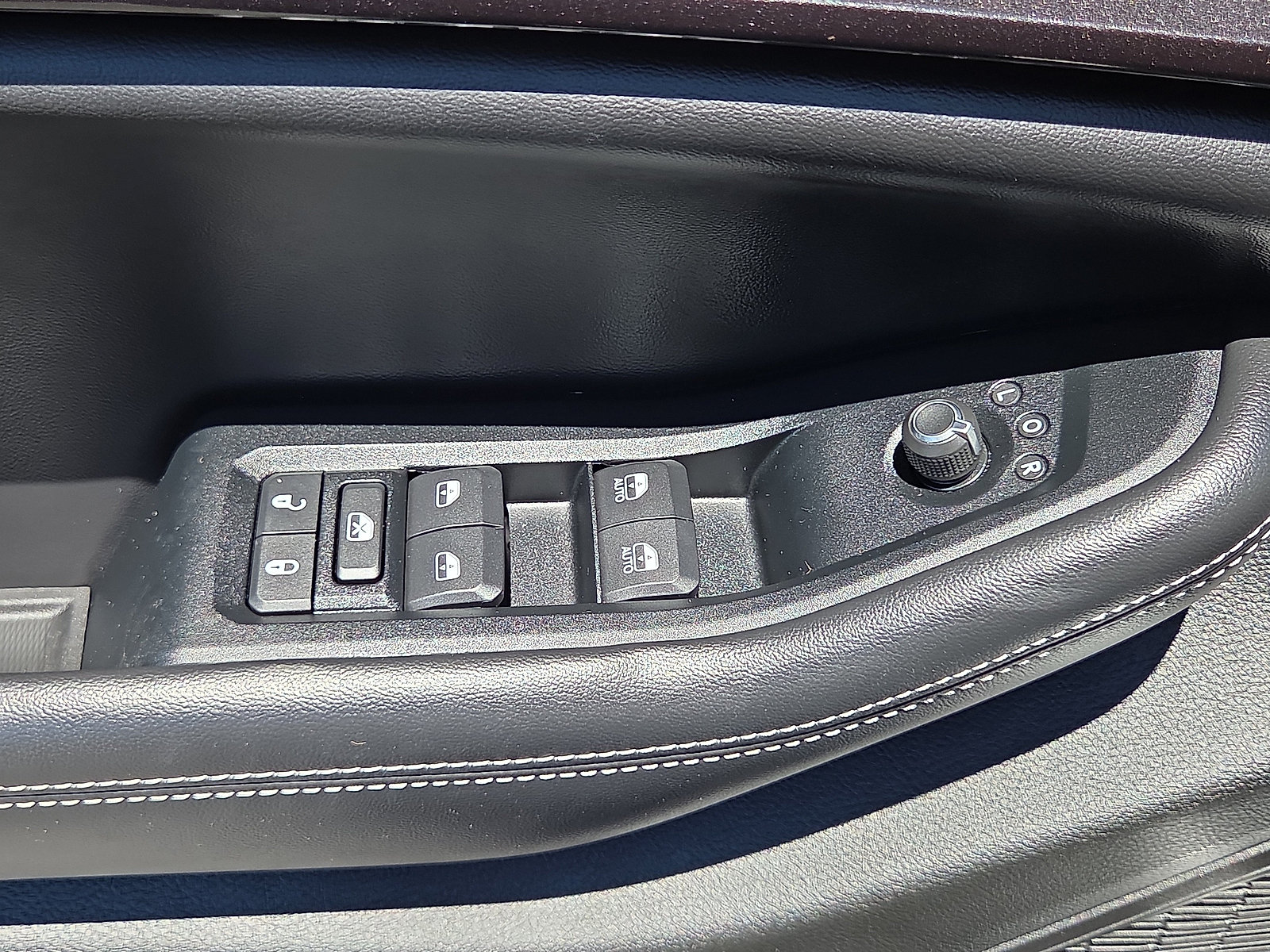 Used 2023 Jeep Grand Cherokee Altitude AWD/4WD image 31