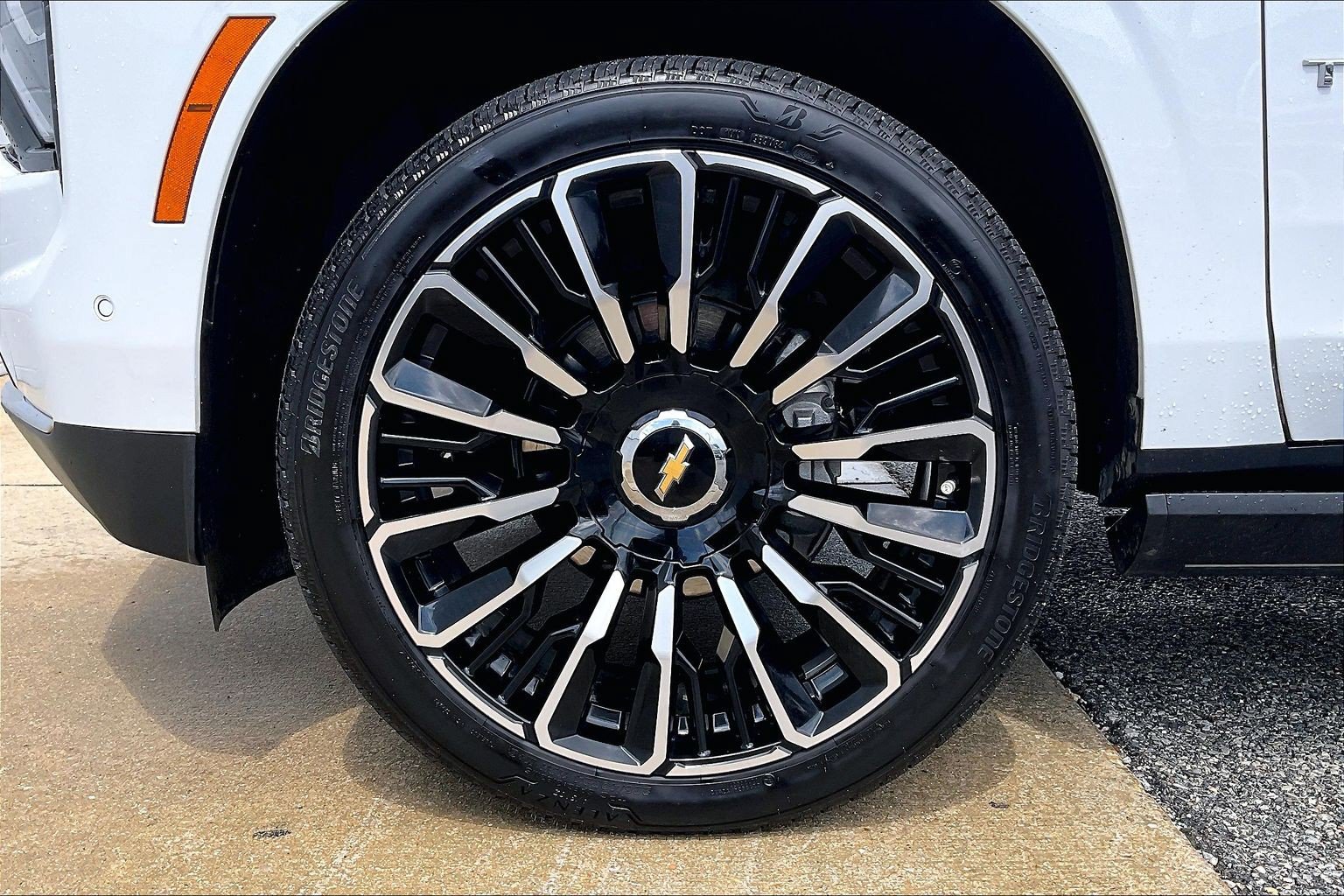 Used 2026 Chevrolet Tahoe High Country AWD/4WD image 10