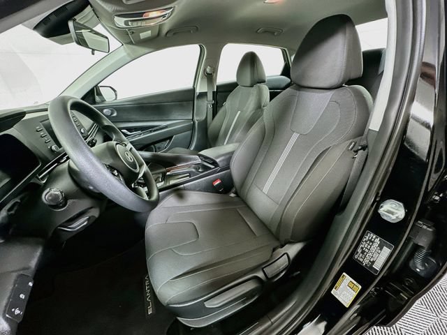 Certified 2026 Hyundai Elantra SE w/ Cargo Package FWD image 24