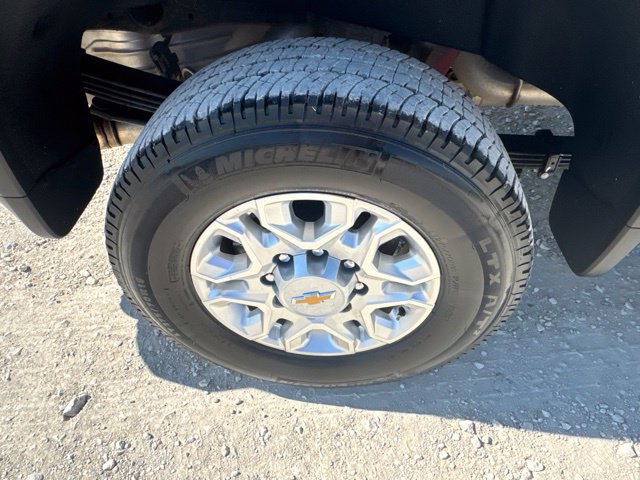 Used 2025 Chevrolet Silverado 2500 LTZ w/ LTZ Convenience Package AWD/4WD image 28