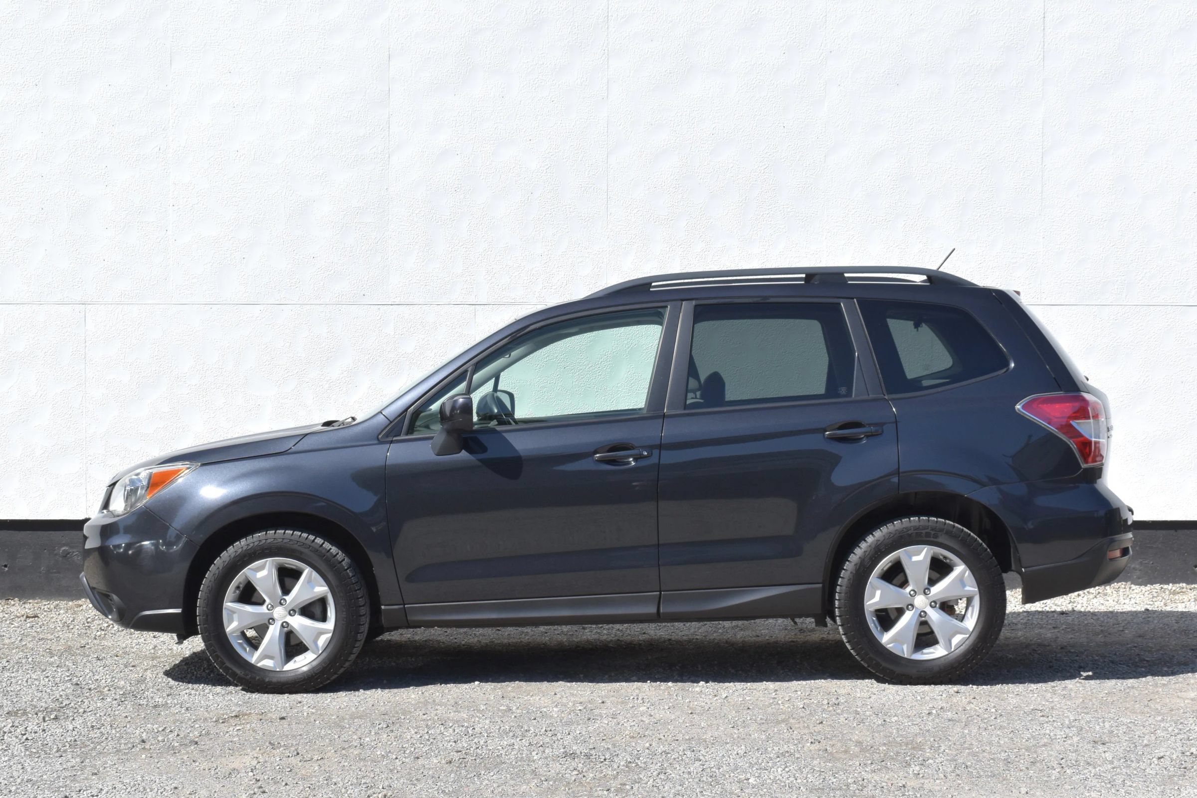 Used 2015 Subaru Forester 2.5i Premium w/ All-Weather Package AWD/4WD image 9