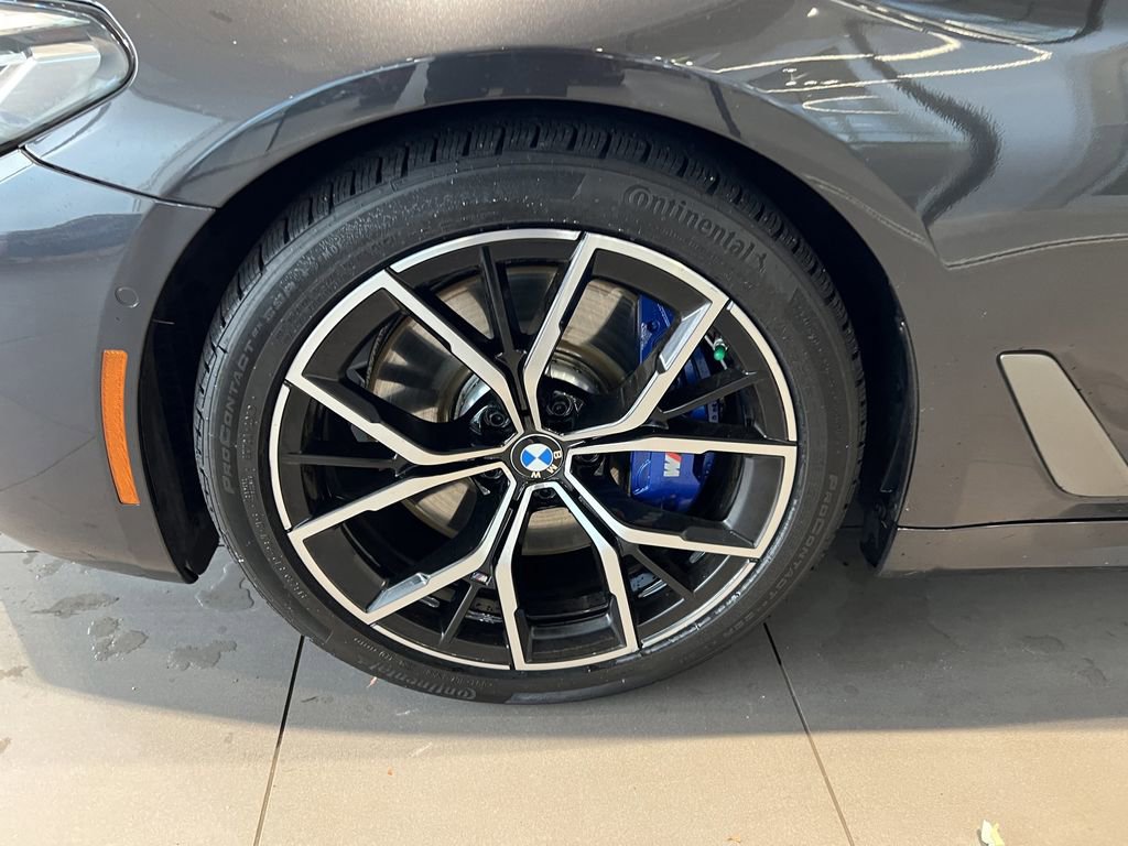 Used 2023 BMW M550i xDrive w/ Dynamic Handling Package image 42