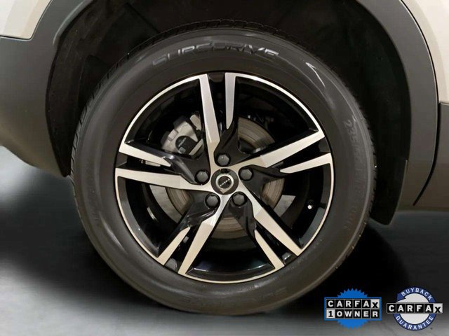 Used 2025 Volvo XC40 B5 Core image 29