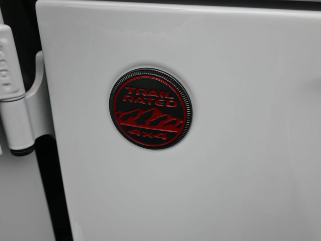 Used 2025 Jeep Wrangler Unlimited Rubicon image 35