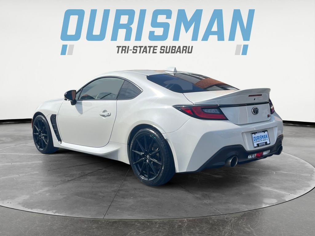 Used 2023 Toyota GR86 Premium w/ ALL Weather Mat Package (TMS) image 4