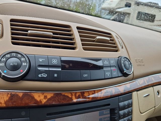 Used 2008 Mercedes-Benz E 350 4MATIC Sedan image 11