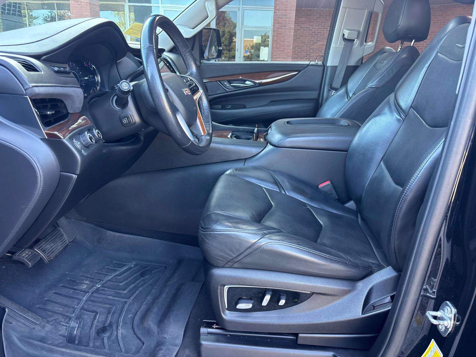Used 2020 Cadillac Escalade ESV Luxury image 7