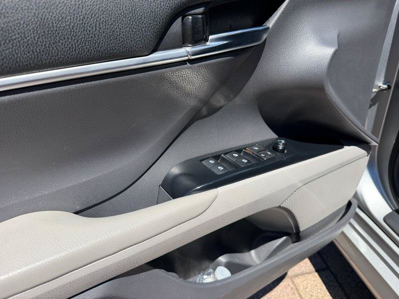 Used 2019 Toyota Camry LE w/ Carpet Mat Package FWD image 73