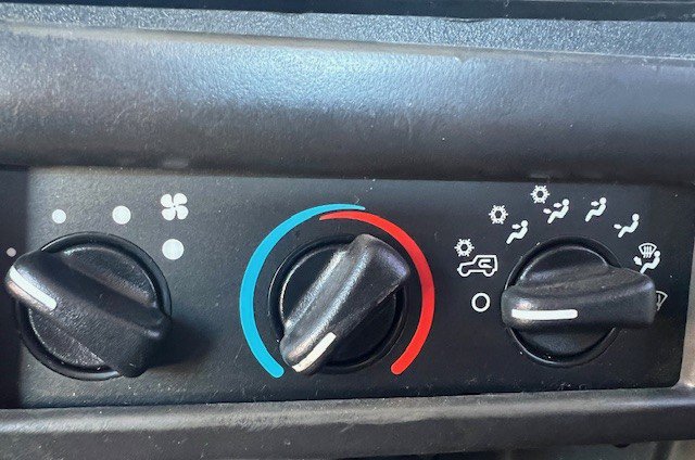 Used 2000 Jeep Wrangler Sport image 23