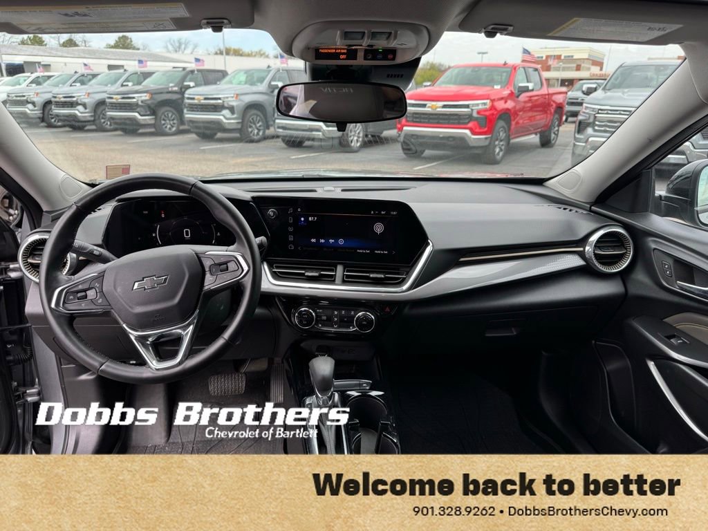 Used 2025 Chevrolet Trax ACTIV w/ Sunroof Package image 11