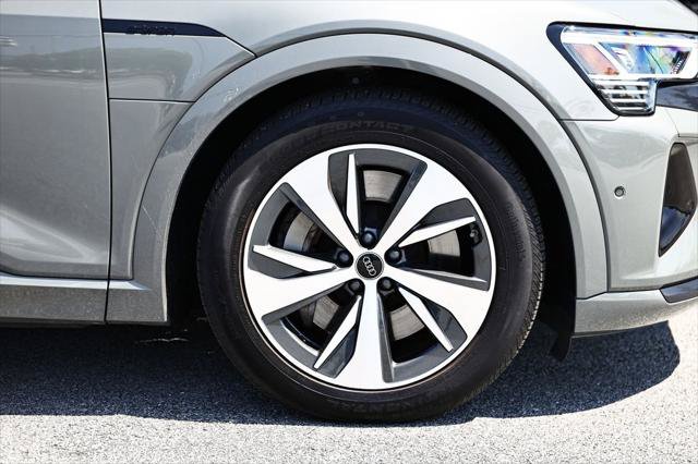 Certified 2024 Audi Q8 e-tron Premium Plus w/ Premium Plus Package AWD/4WD image 5