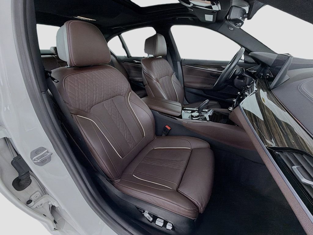 Used 2021 BMW M550i xDrive w/ Dynamic Handling Package image 33