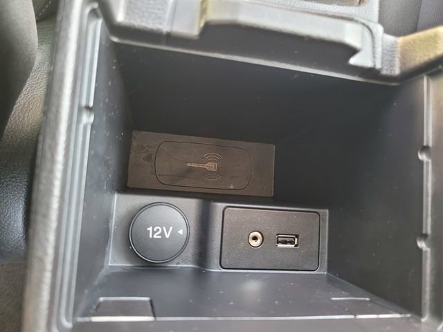 Used 2015 Ford Focus SE image 25