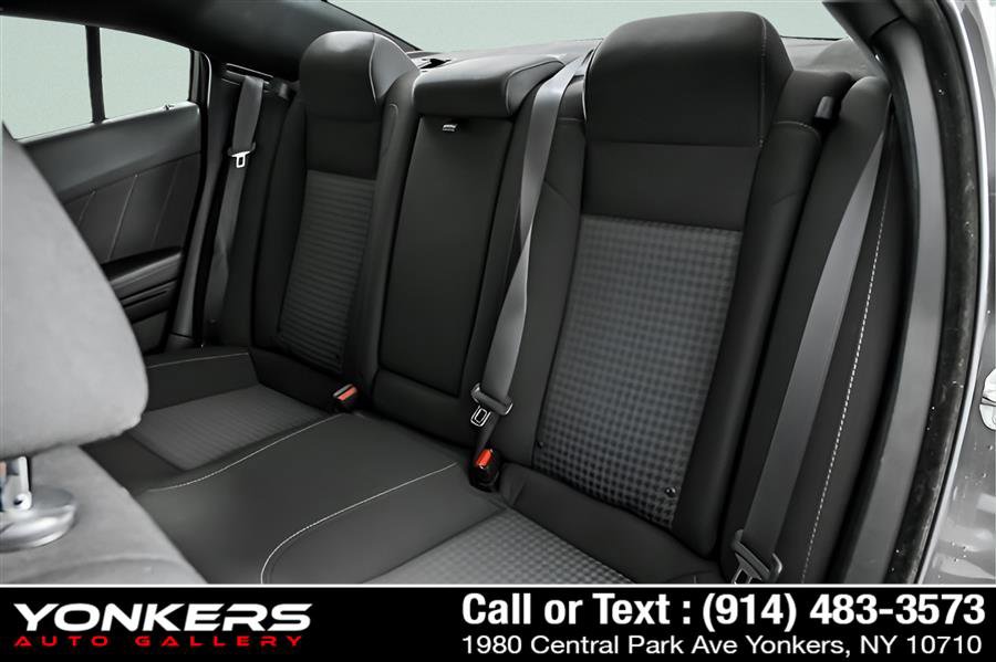 Used 2021 Dodge Charger R/T w/ Blacktop Package image 9
