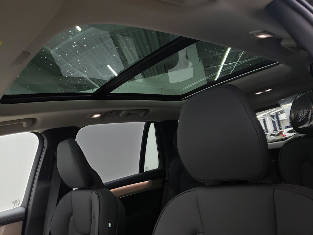 New 2026 Volvo XC90 B6 Plus w/ Protection Package Premier AWD/4WD image 7