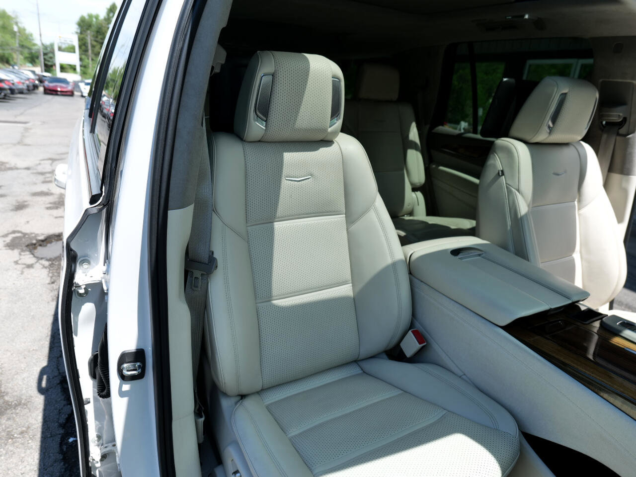 Used 2021 Cadillac Escalade Sport Platinum image 40