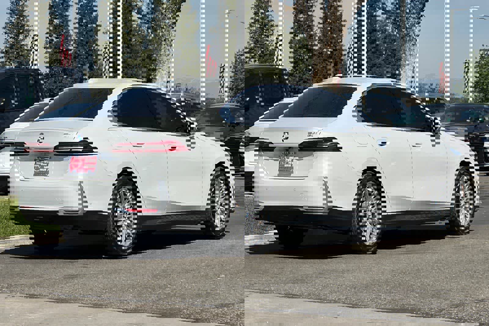 Used 2024 BMW 530i 530i w/ Premium Package image 3