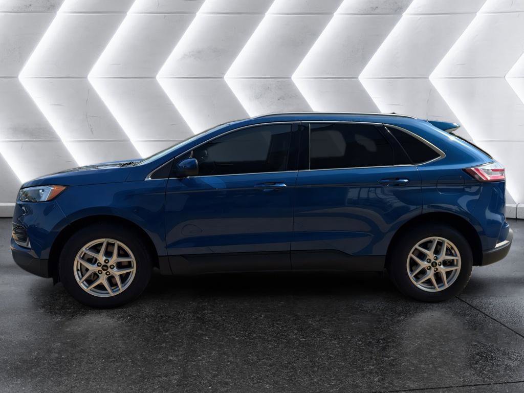 Used 2024 Ford Edge SEL w/ Convenience Package AWD/4WD image 3