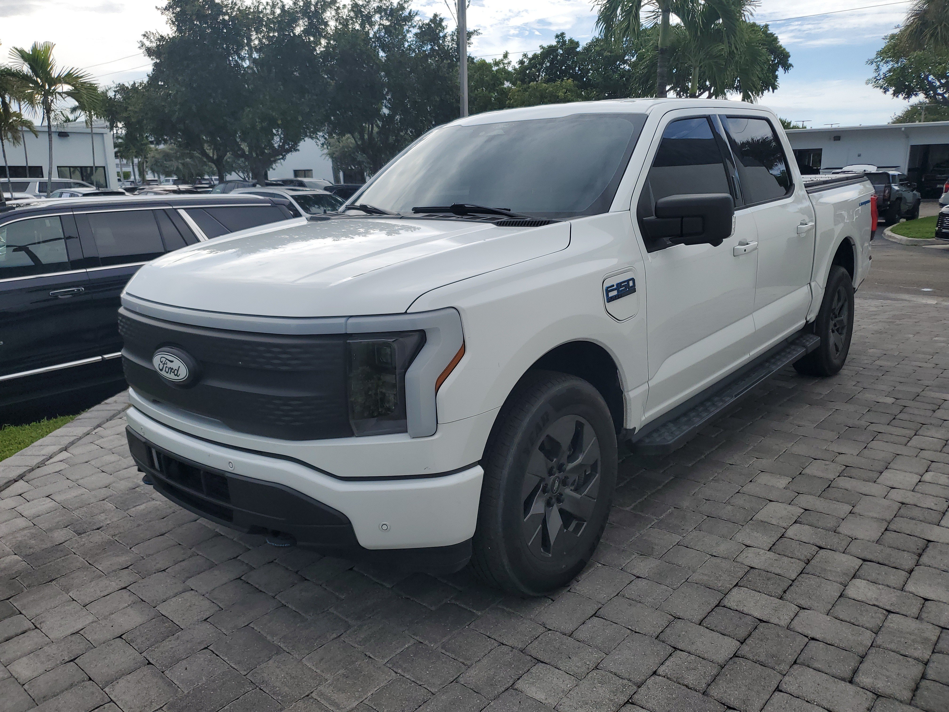 Used 2024 Ford F150 Lightning Flash AWD/4WD image 3