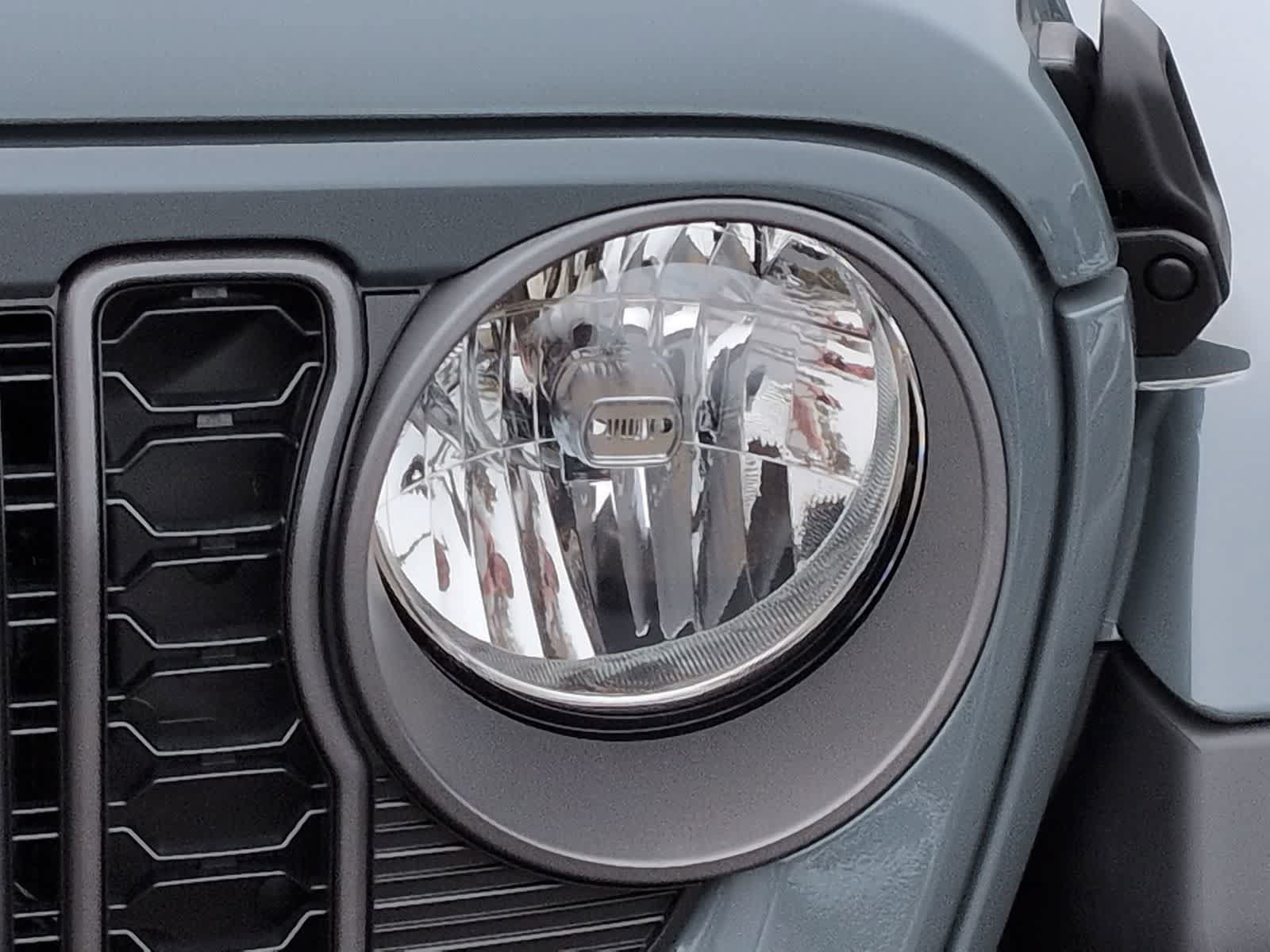 New 2026 Jeep Gladiator Sport AWD/4WD image 11