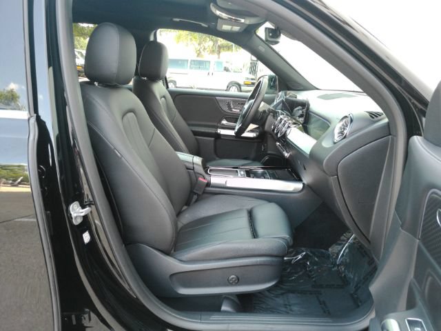Used 2024 Mercedes-Benz GLB 250 w/ Exclusive Package image 22