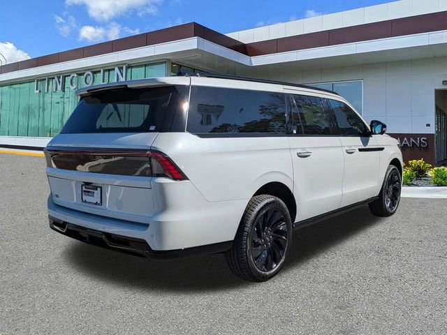 New 2026 Lincoln Navigator L Reserve w/ Jet Appearance Package image 4