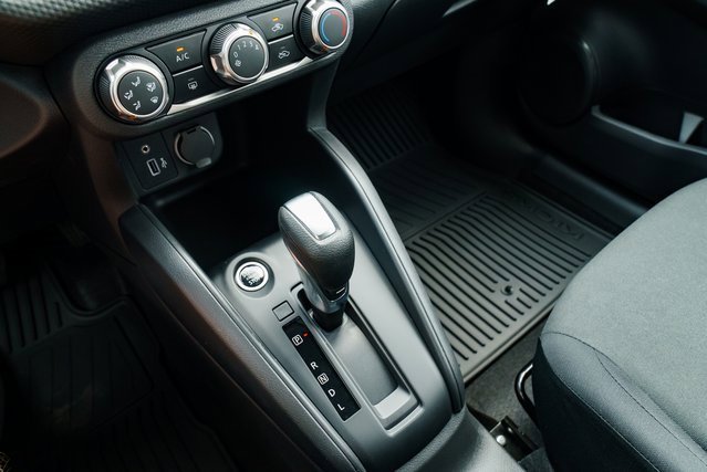 New 2025 Nissan Kicks Play S image 16