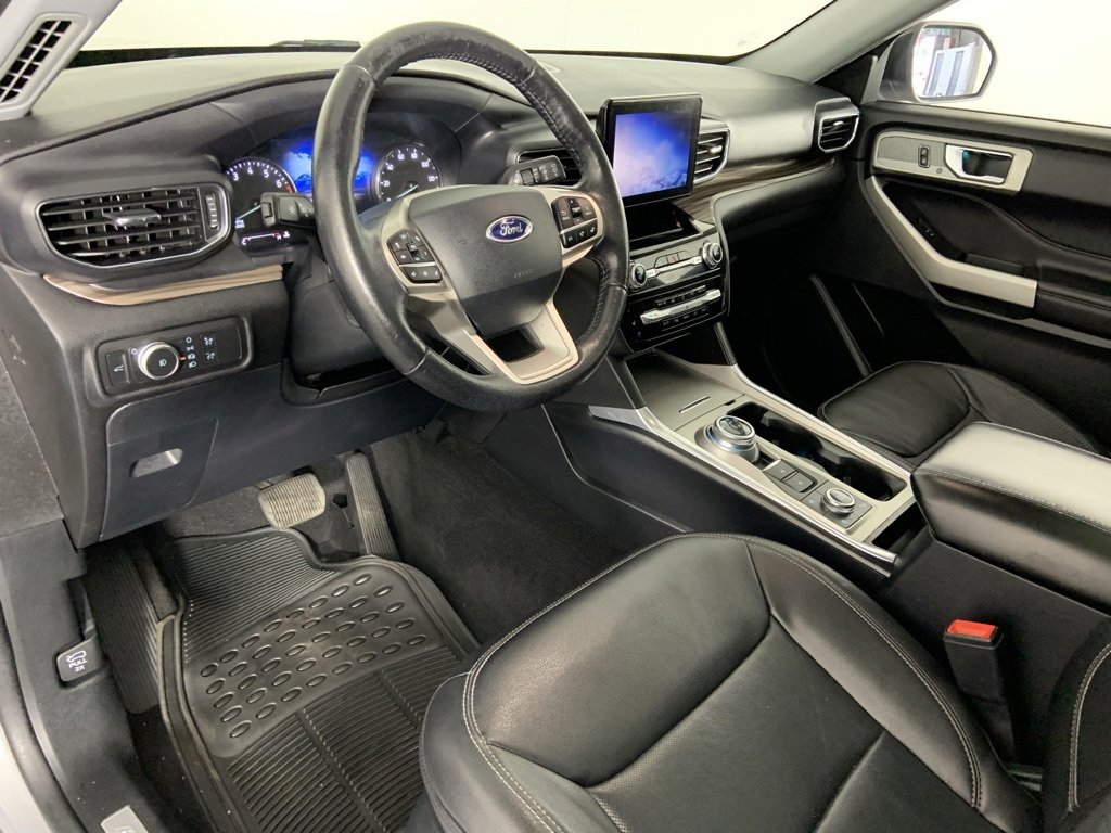 Used 2021 Ford Explorer Limited w/ Equipment Group 301A image 32