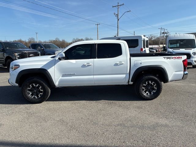 Used 2019 Toyota Tacoma TRD Off-Road image 2