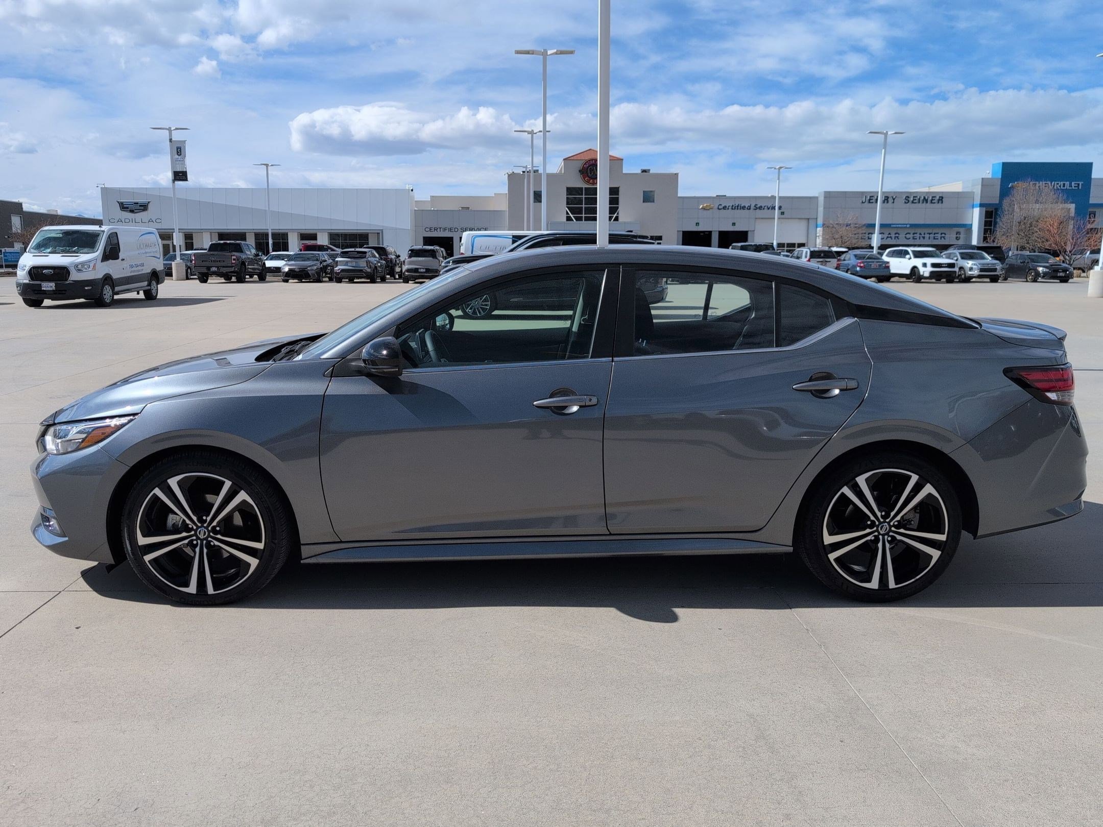 Used 2022 Nissan Sentra SR w/ Electronics Package image 3