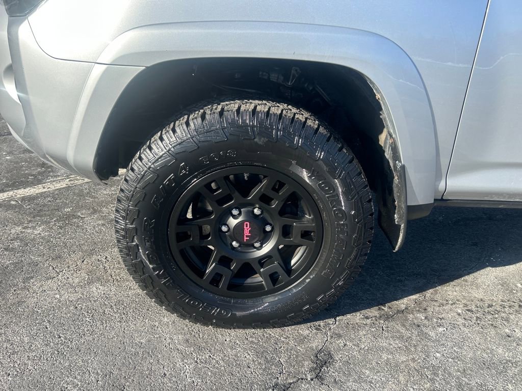 Used 2017 Toyota 4Runner SR5 image 28