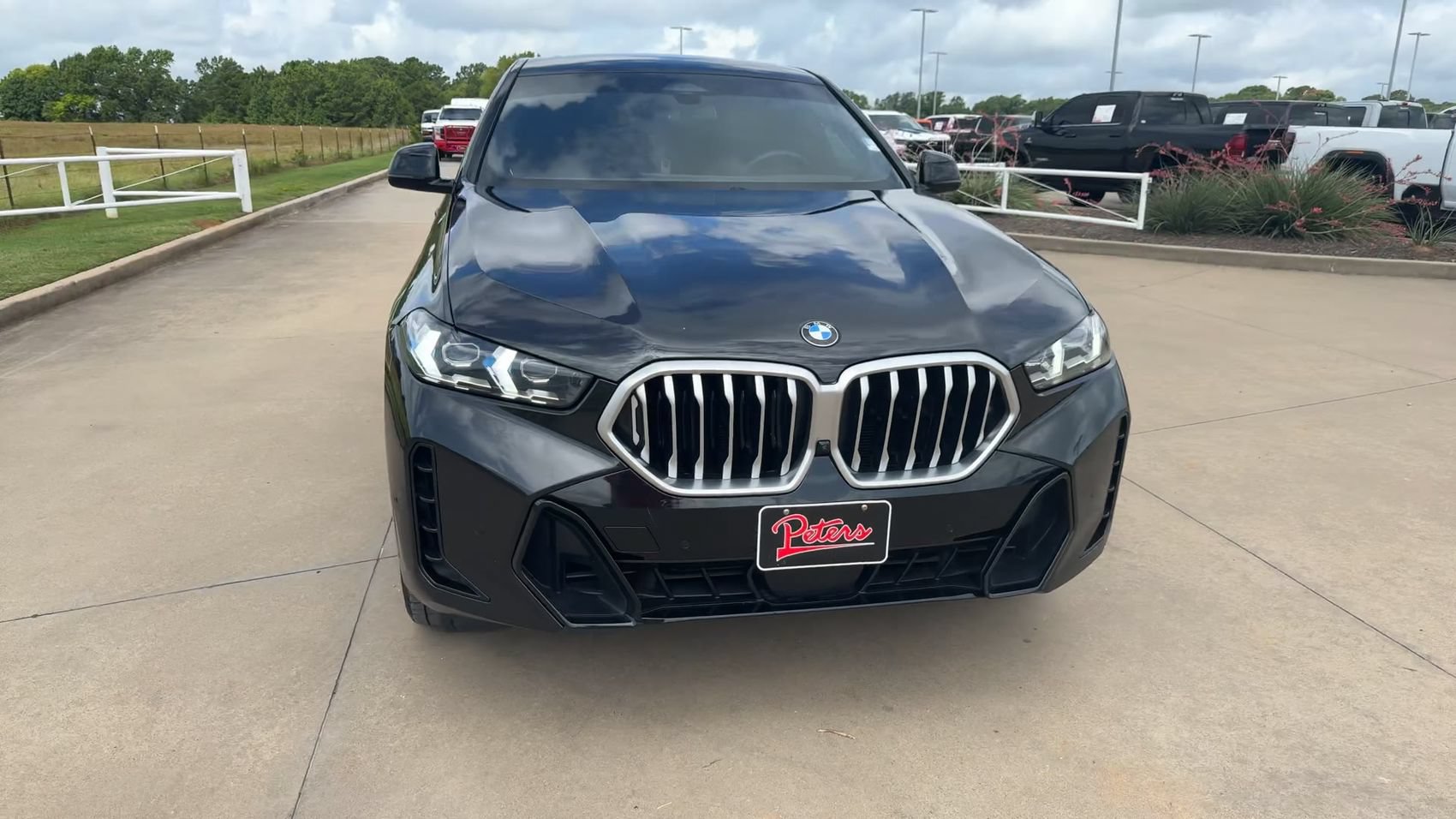Used 2024 BMW X6 xDrive40i w/ Premium Package AWD/4WD image 4