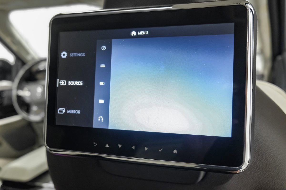 Used 2020 Lincoln Navigator Black Label w/ Cargo Convenience Package AWD/4WD image 36
