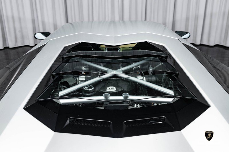 Used 2018 Lamborghini Aventador S image 35