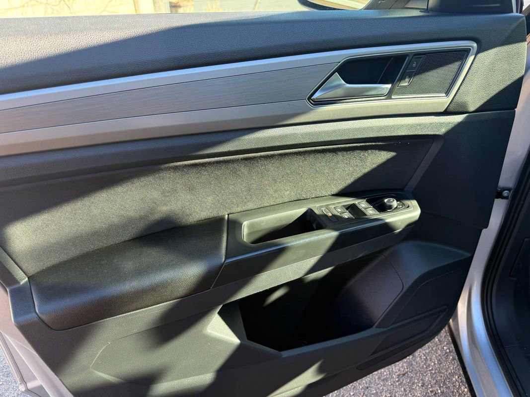 Used 2018 Volkswagen Atlas Launch Edition image 9