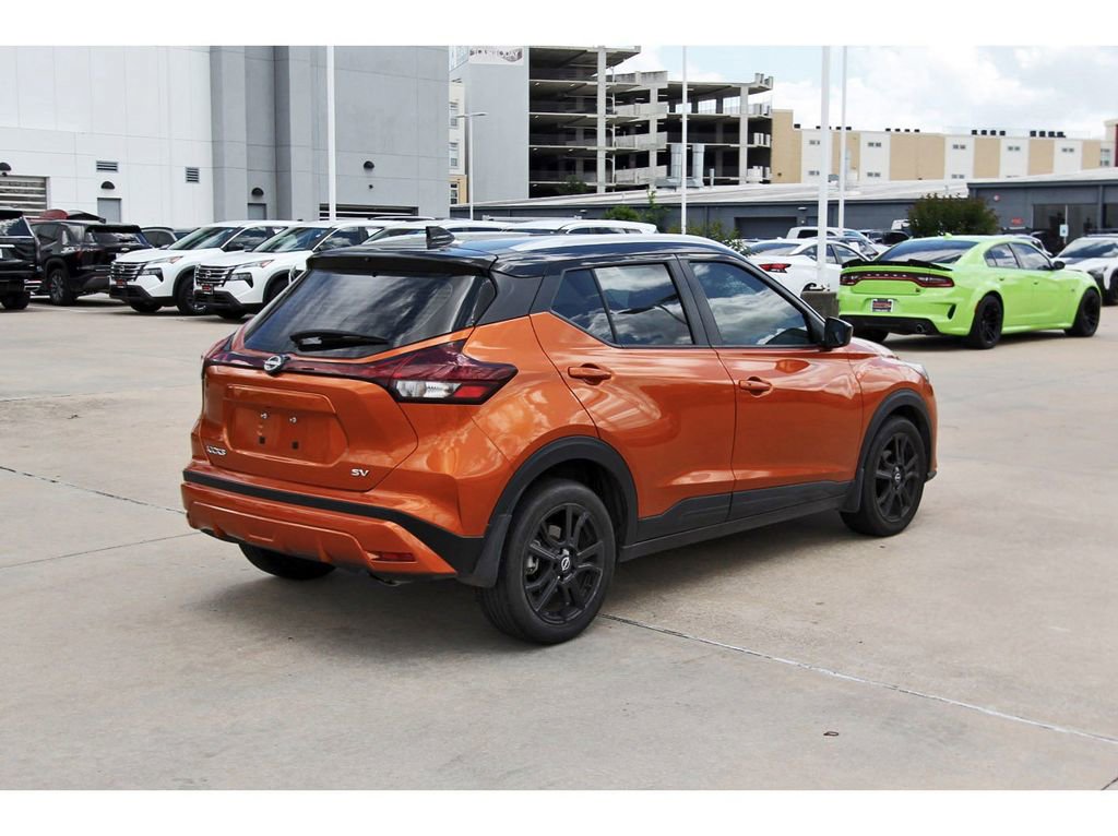 Used 2024 Nissan Kicks SV image 6
