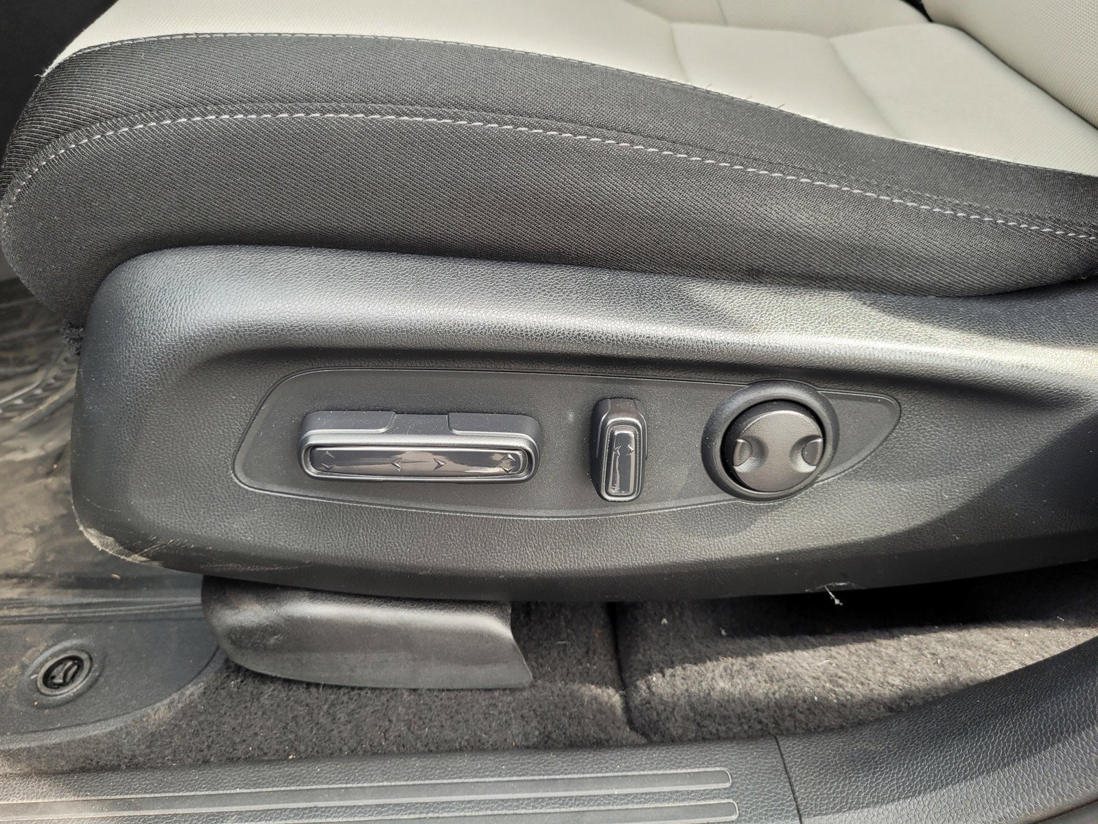 Used 2024 Honda CR-V EX image 12
