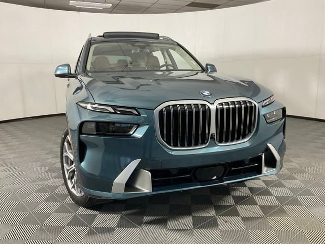 Used 2024 BMW X7 xDrive40i w/ Premium Package AWD/4WD image 9