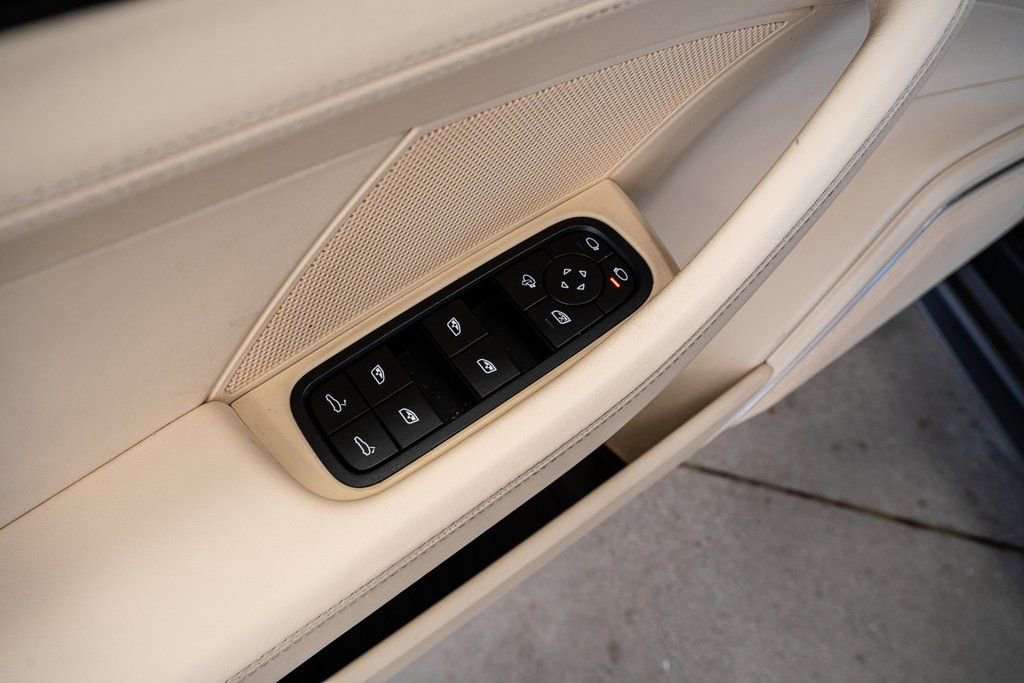 Used 2023 Porsche Panamera Platinum Edition image 35