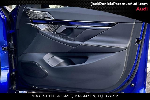 Used 2025 BMW M5 w/ Carbon Package image 16