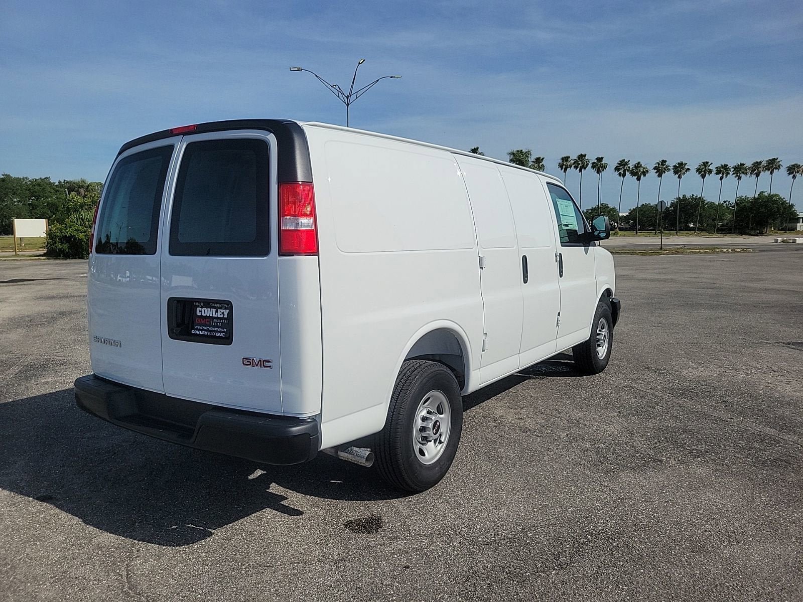 New 2026 GMC Savana 2500 RWD image 5