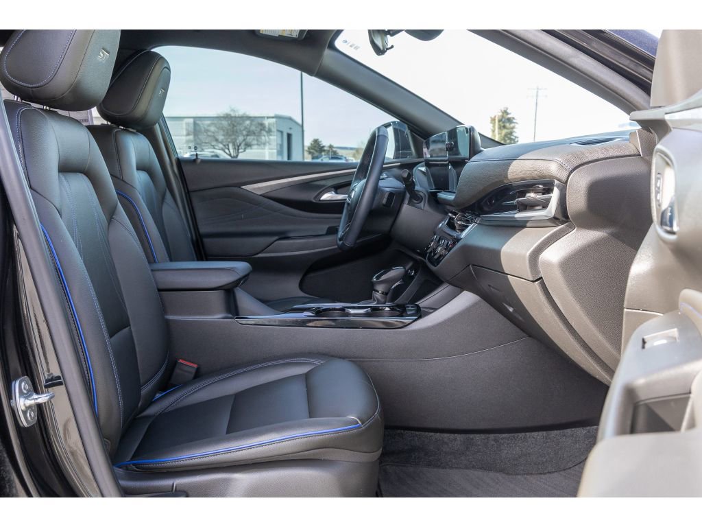 Used 2024 Buick Envista Sport Touring w/ Convenience I Package image 11