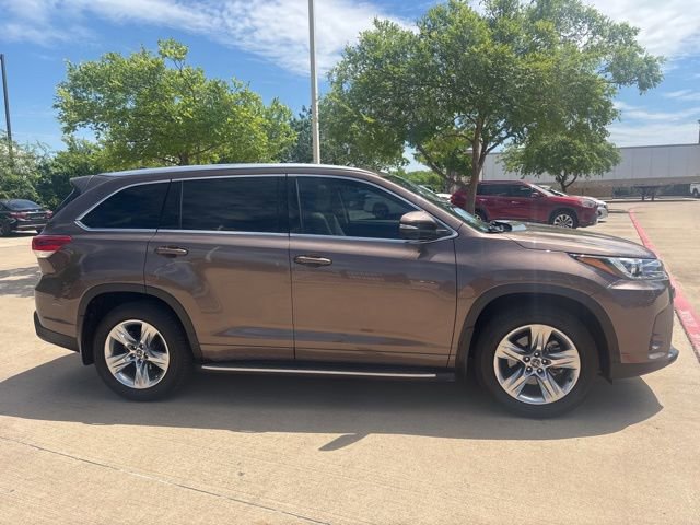 Used 2019 Toyota Highlander Limited image 4