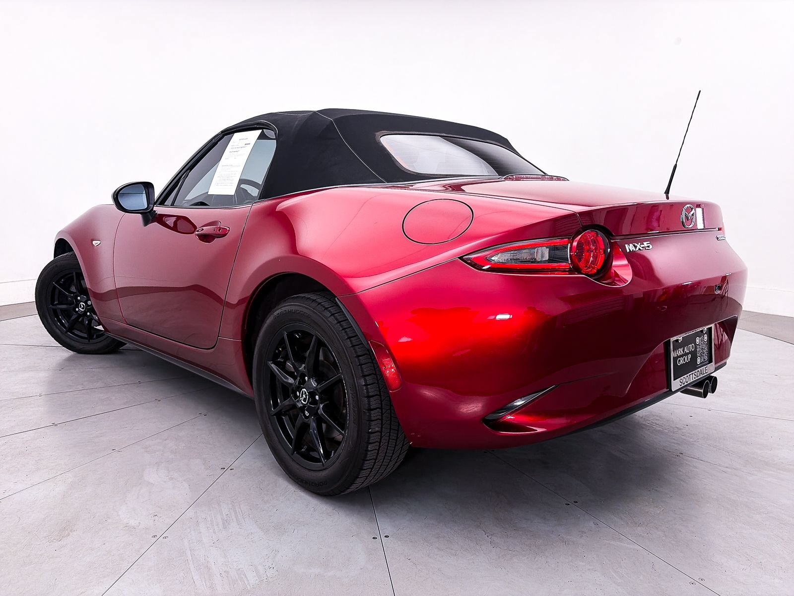 Used 2021 MAZDA MX-5 Miata Sport RWD image 3