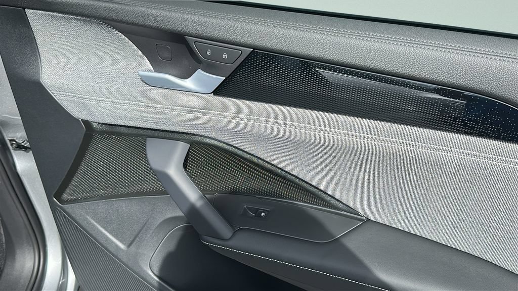 New 2026 Volkswagen Tiguan S FWD image 9