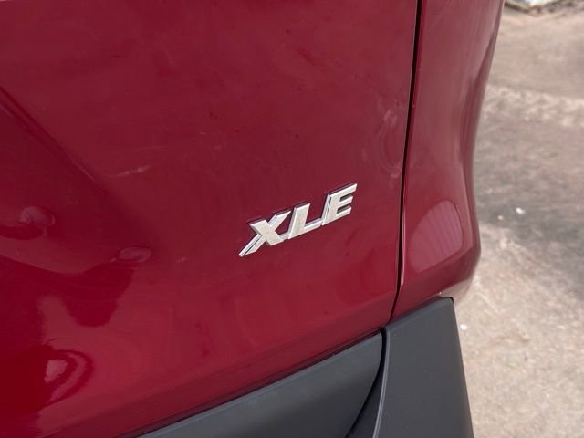 Used 2021 Toyota RAV4 XLE Premium image 10