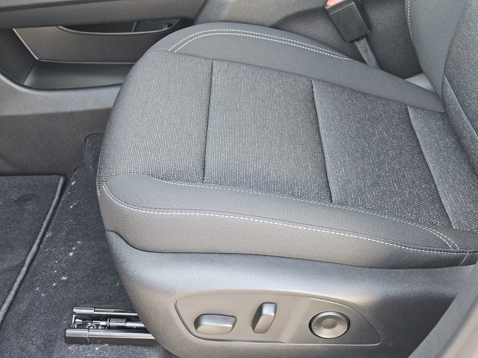 New 2027 Chevrolet Traverse LT w/ Midnight/Sport Edition FWD image 24