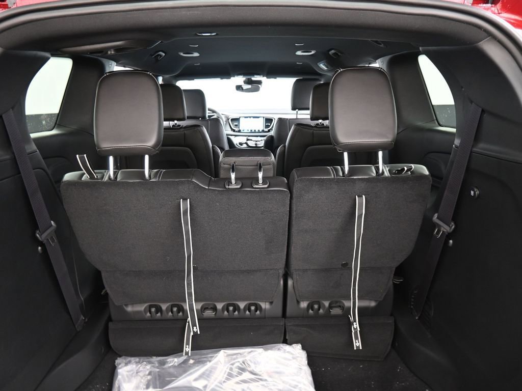 New 2026 Chrysler Pacifica Select w/ S Appearance Package image 14