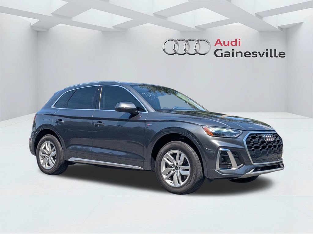 Used 2023 Audi Q5 2.0T Premium w/ Convenience Package AWD/4WD image 2