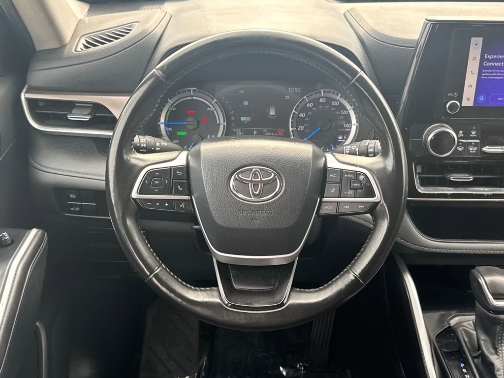 Used 2024 Toyota Highlander LE image 15